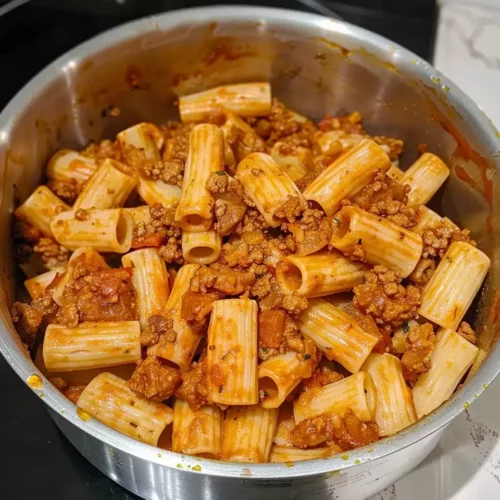 Rigatoni con Salsa Boloñesa