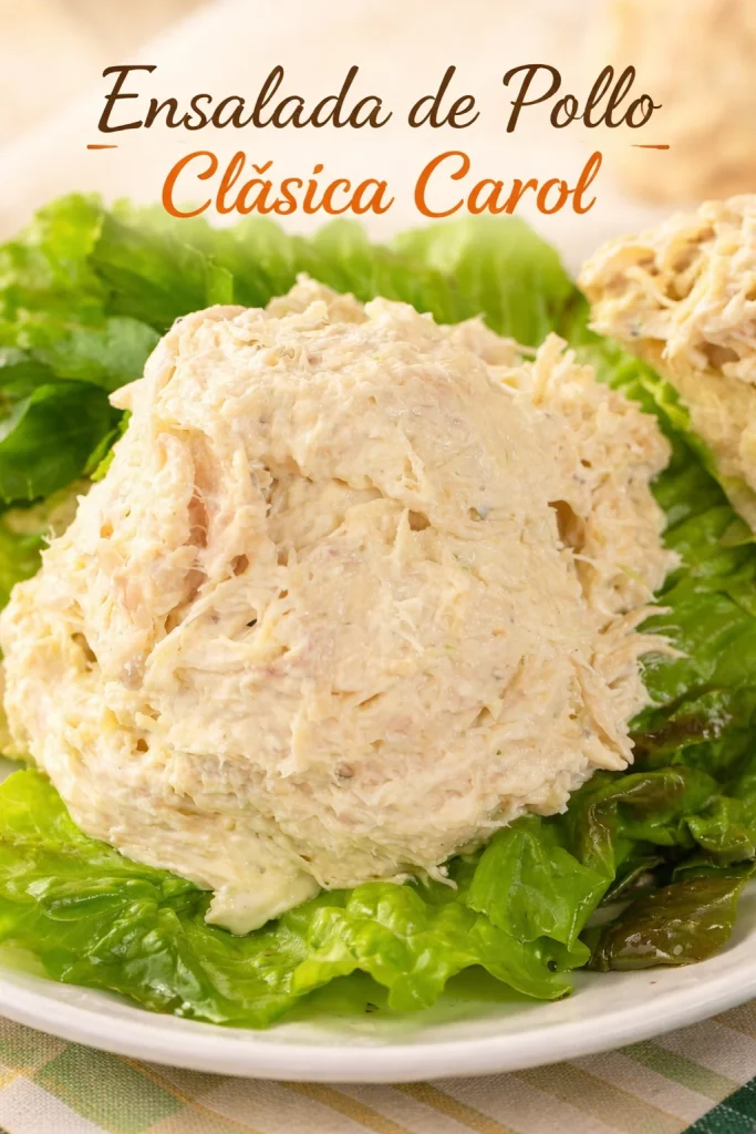 Ensalada de Pollo Clásica Carol con ingredientes frescos y sabrosos.