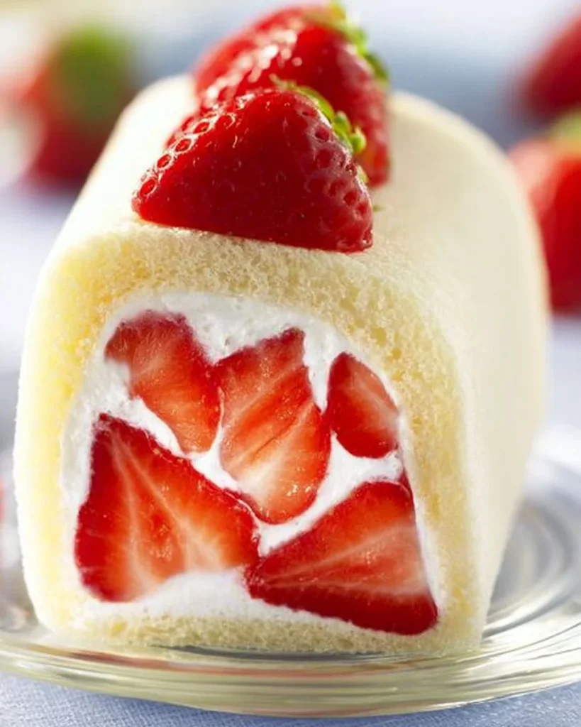 Sándwich de frutas japoneses Sando de Fresa con fresas frescas y crema
