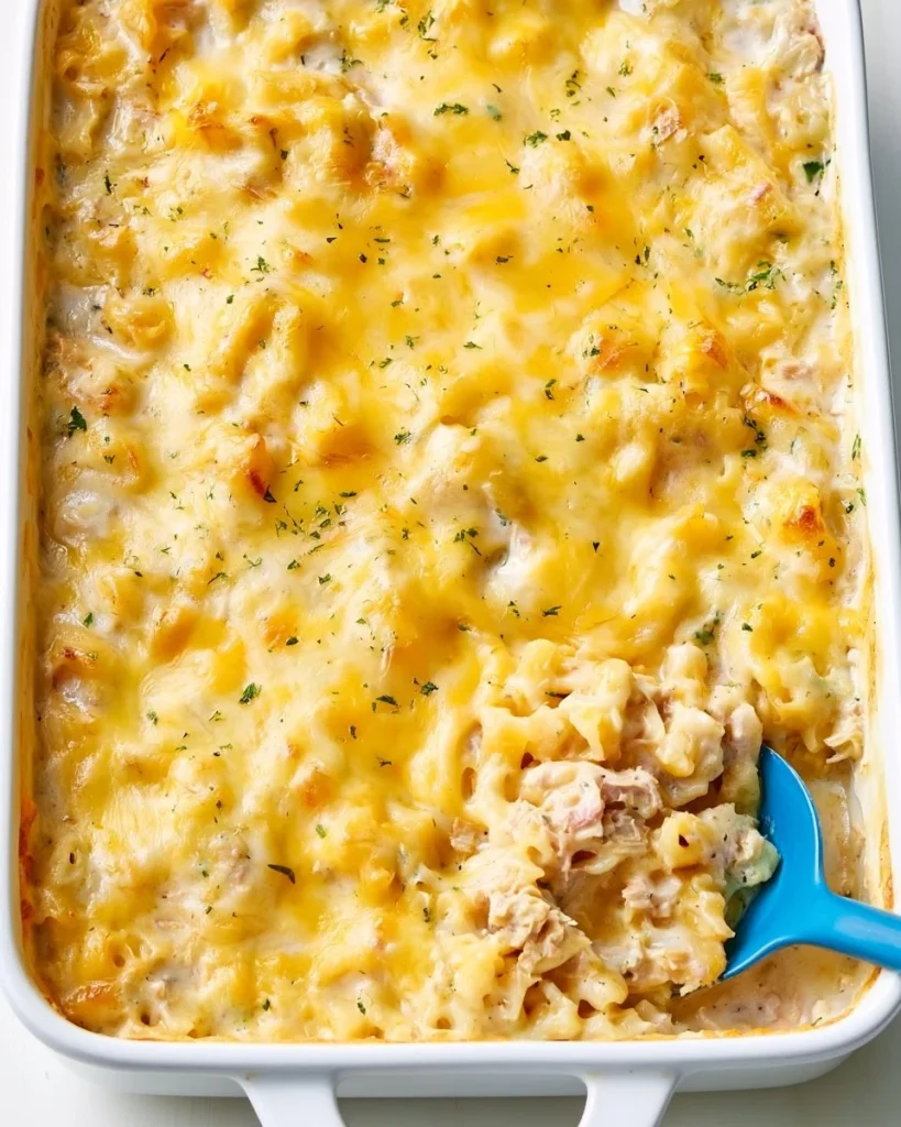 Plato de Pasta de Atún Cremosa lista para servir.