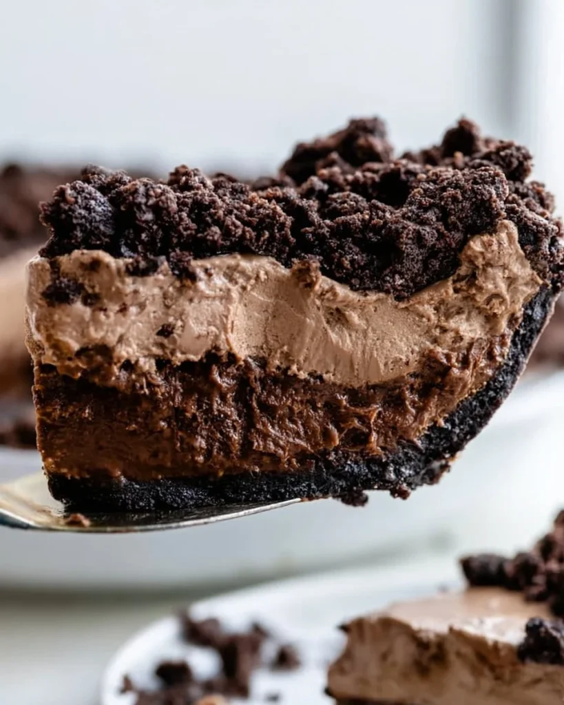 Tarta de barro de Mississippi con capas de chocolate y nueces