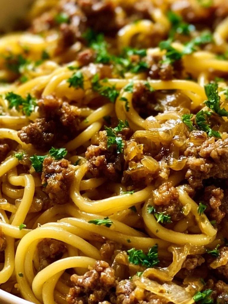 Pasta de Res con Mantequilla de Ajo servida en un plato elegante